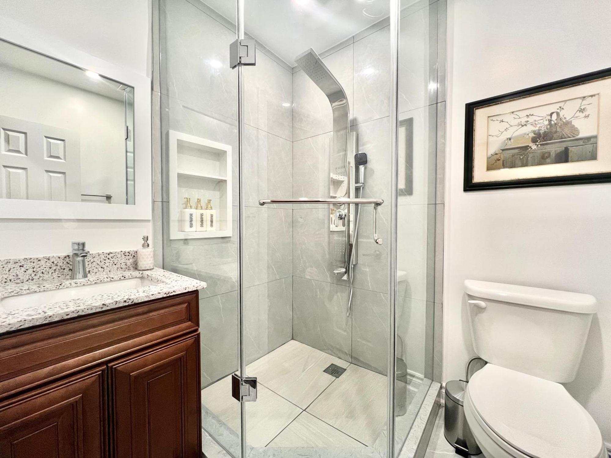 Upgraded Rooms With Bath 7-Min To Subway Near Downsview Rogers Stadium Toronto Luaran gambar